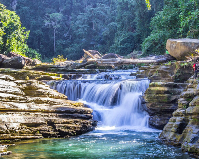 Amiakum-Waterfall-Bandarban-bangladesh