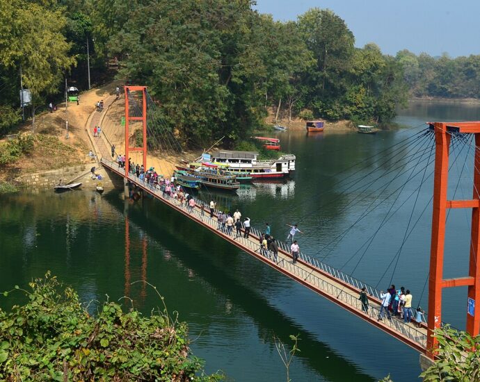 ঝুলন্ত ব্রিজ
